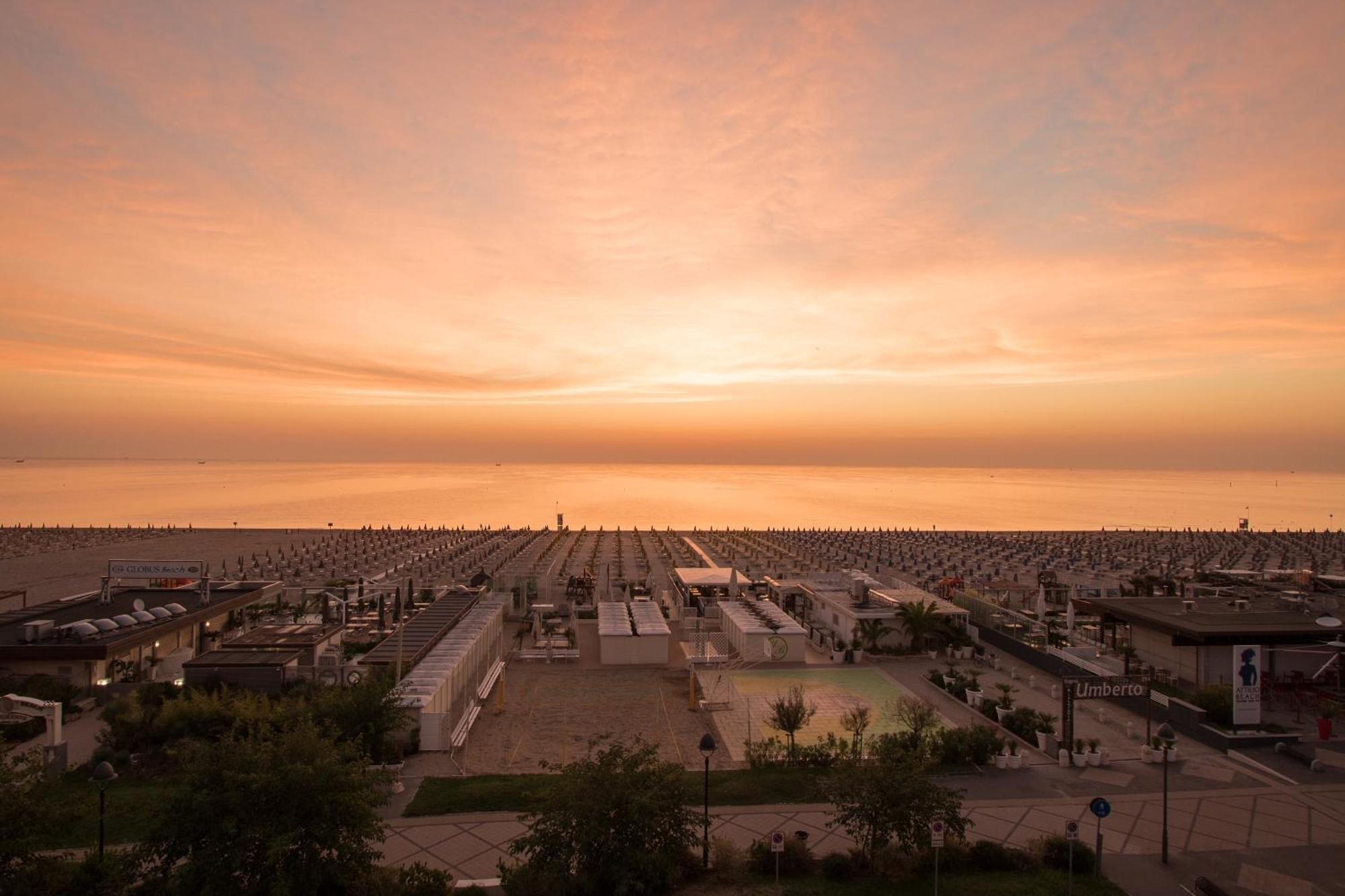 Hotel Oriente Milano Marittima Buitenkant foto