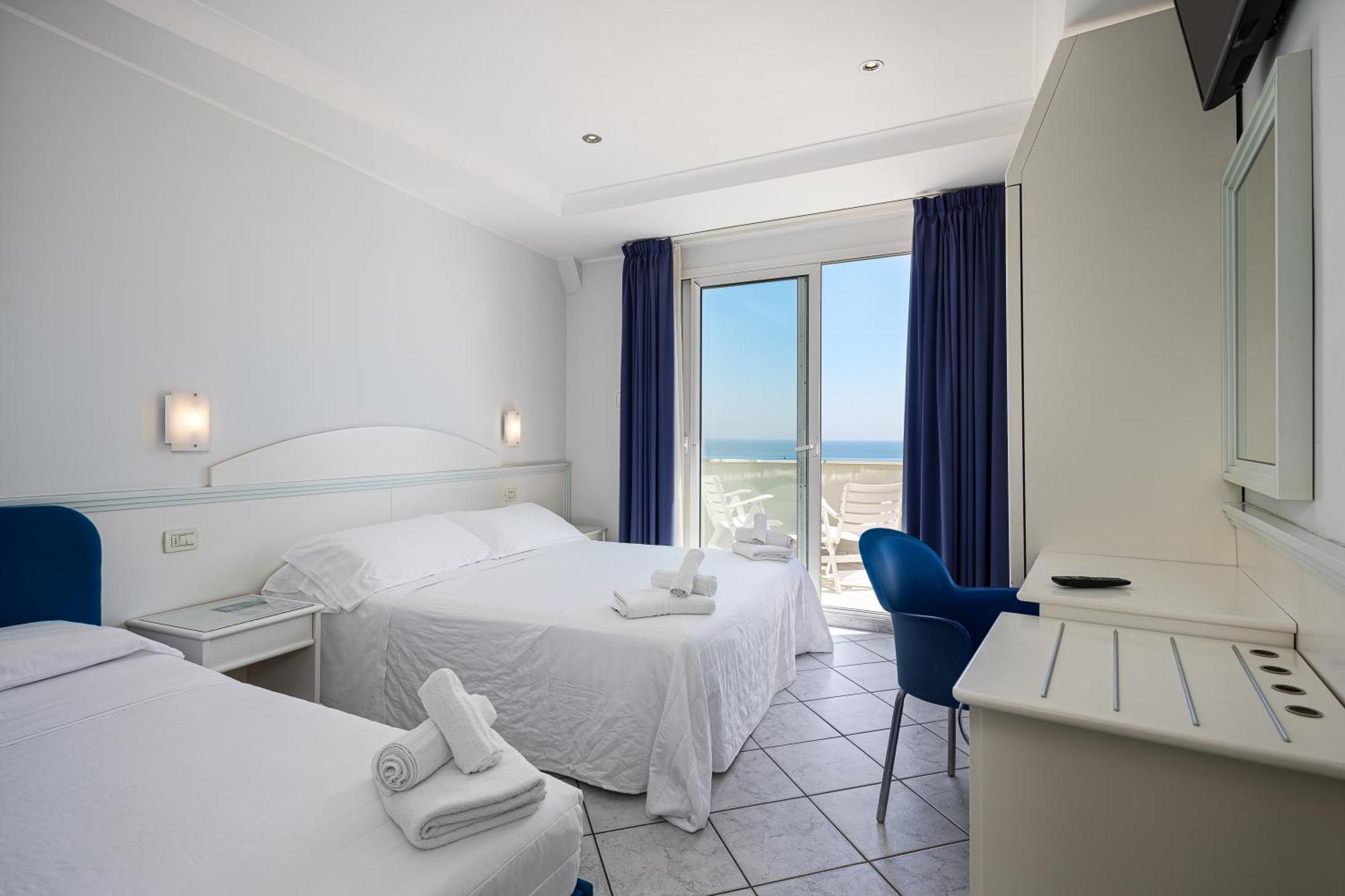 Hotel Oriente Milano Marittima Buitenkant foto