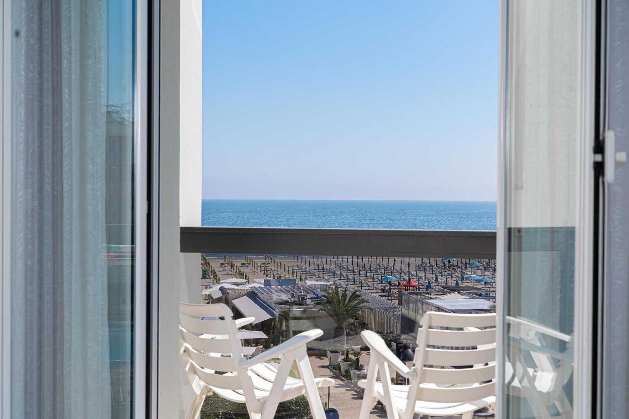 Hotel Oriente Milano Marittima Buitenkant foto