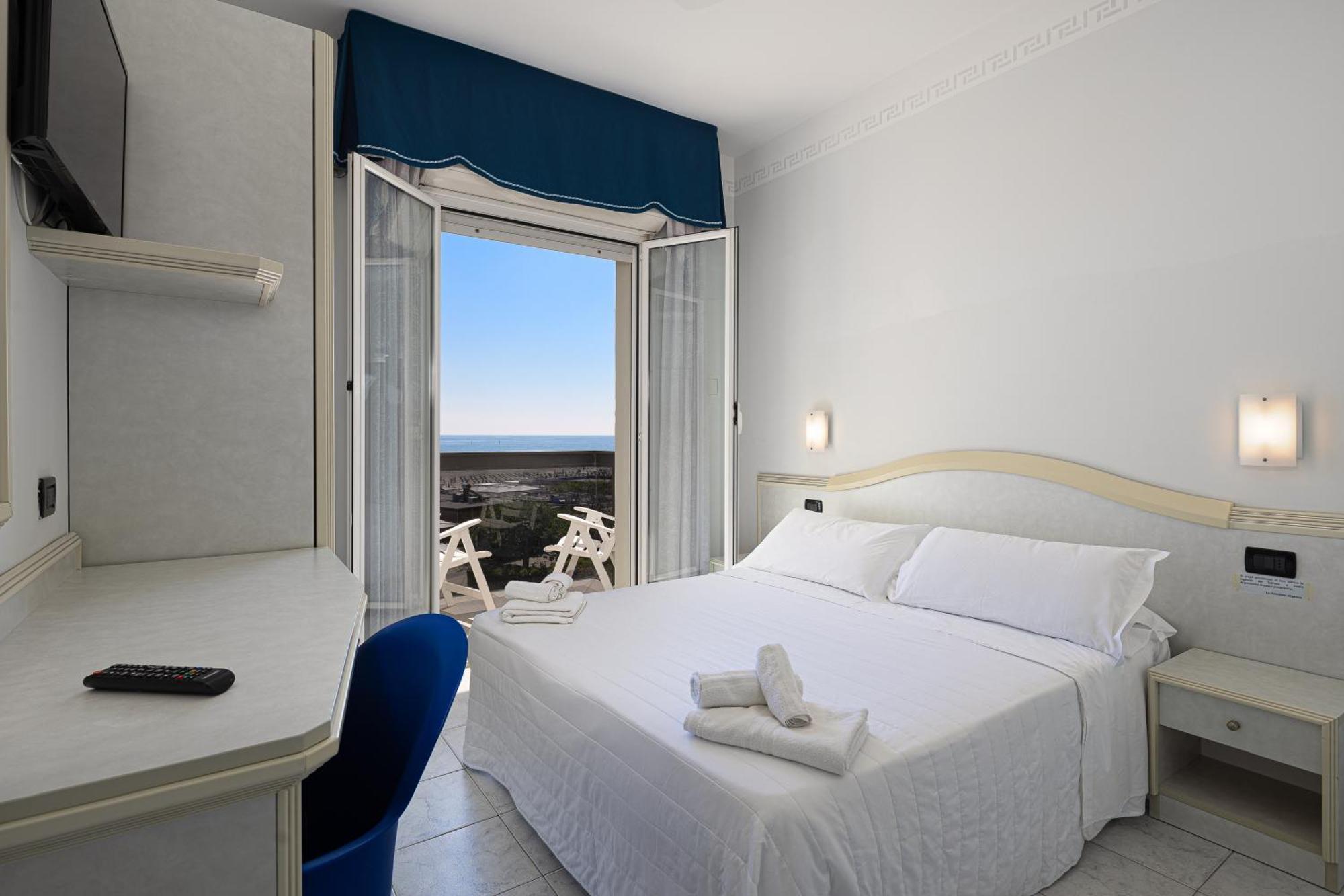 Hotel Oriente Milano Marittima Buitenkant foto