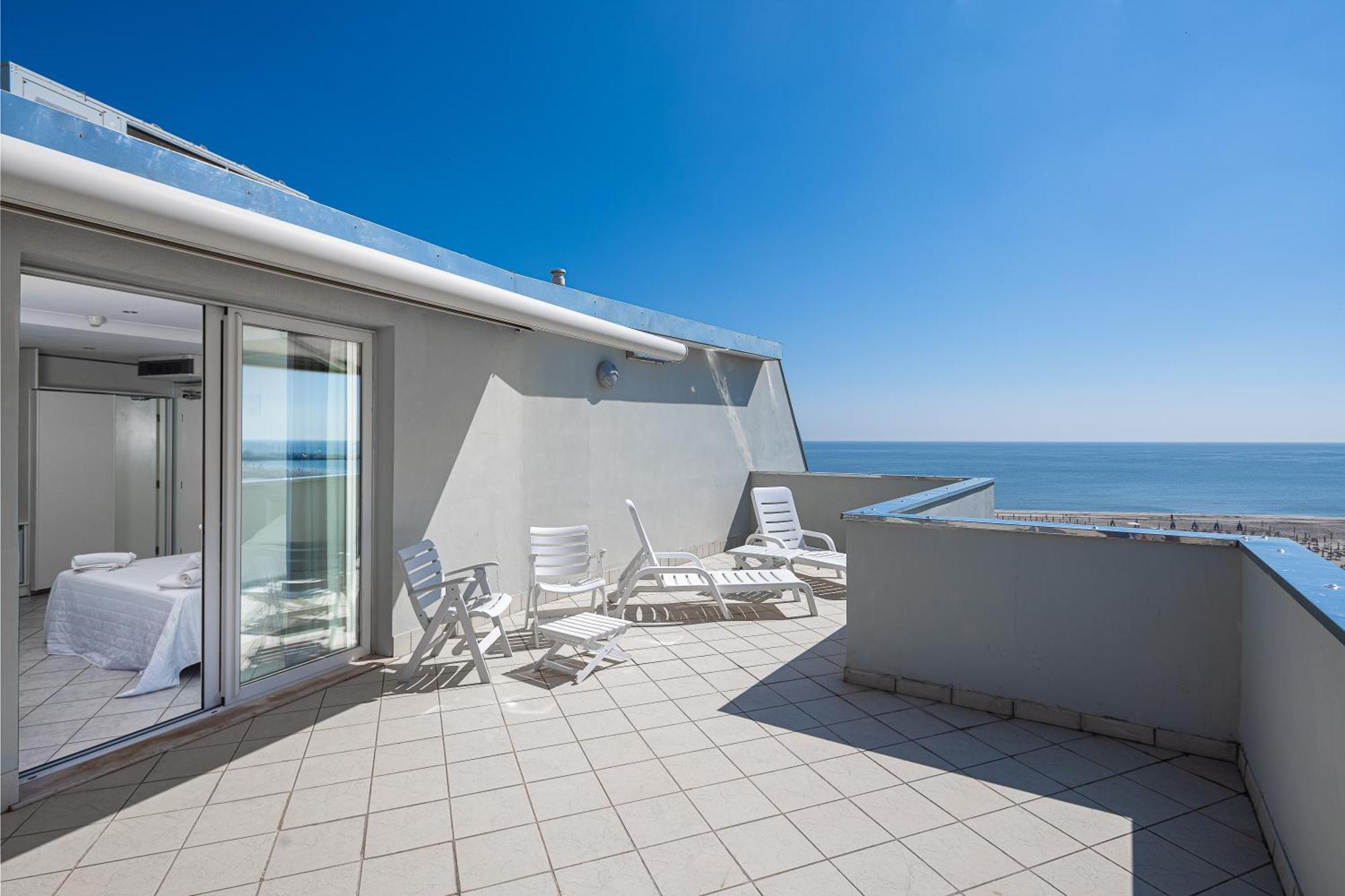 Hotel Oriente Milano Marittima Buitenkant foto