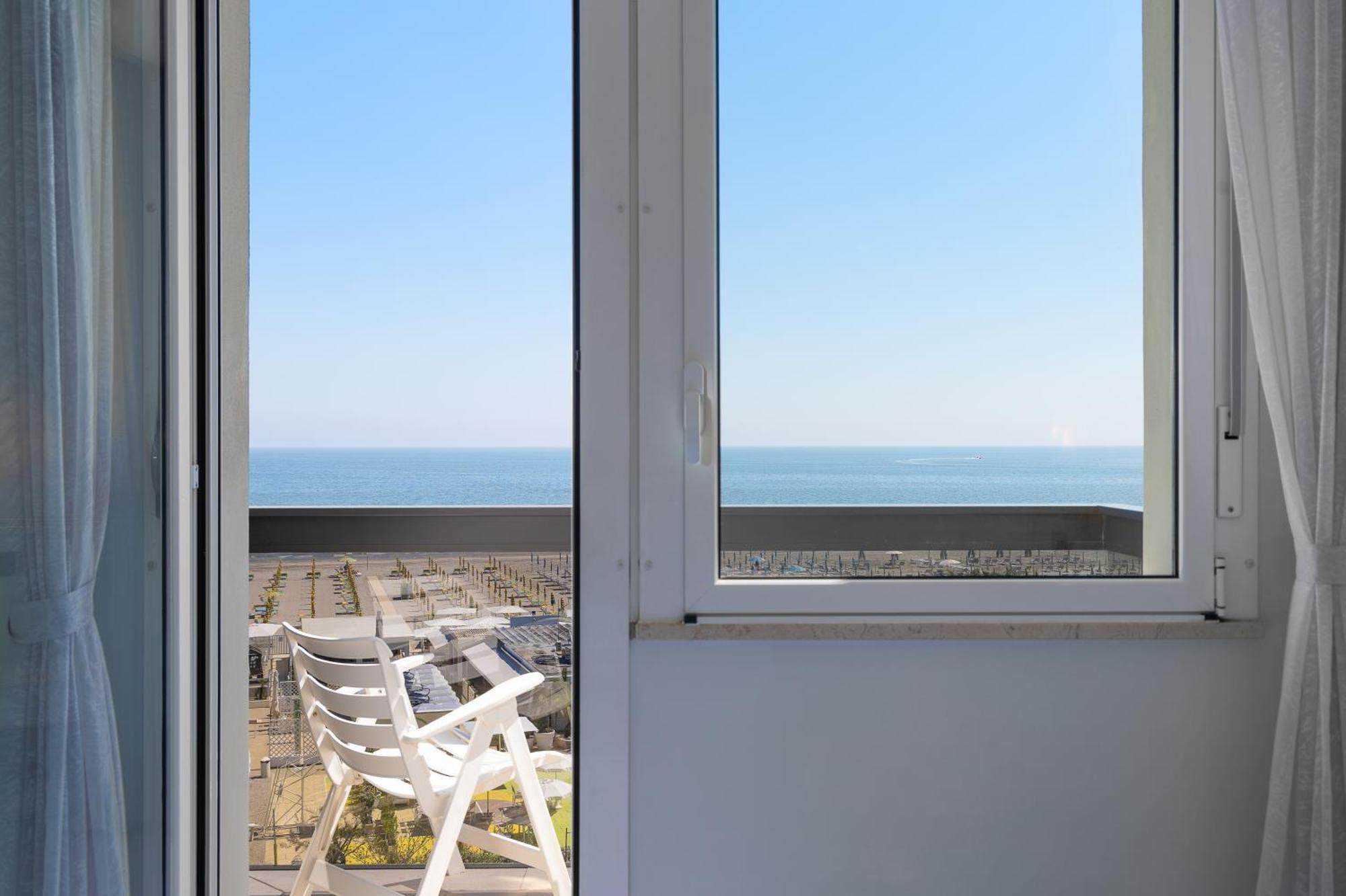 Hotel Oriente Milano Marittima Buitenkant foto