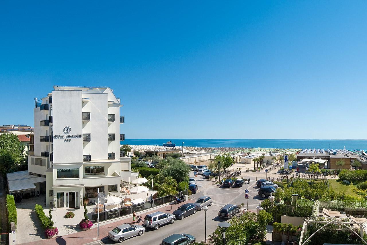 Hotel Oriente Milano Marittima Buitenkant foto