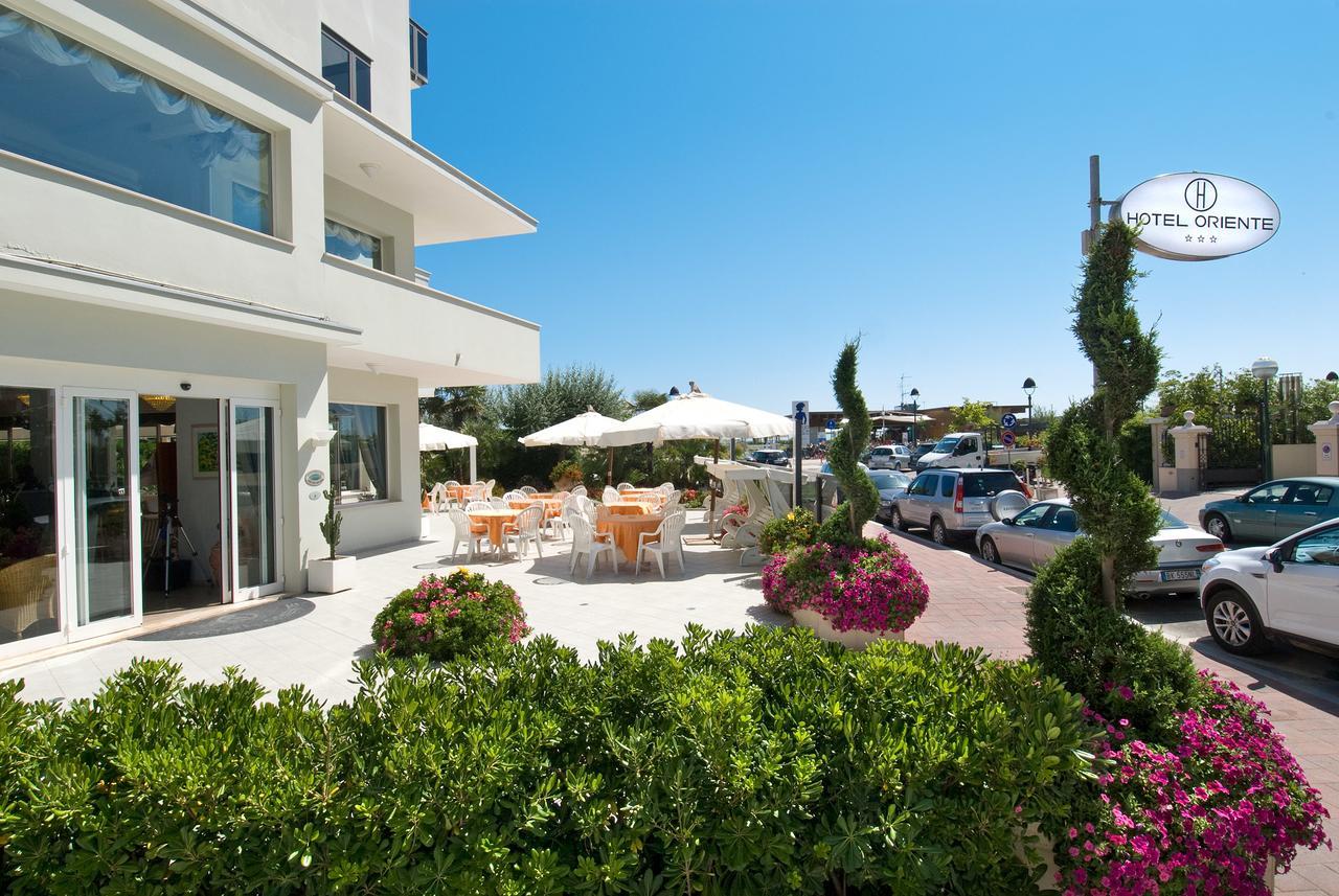 Hotel Oriente Milano Marittima Buitenkant foto