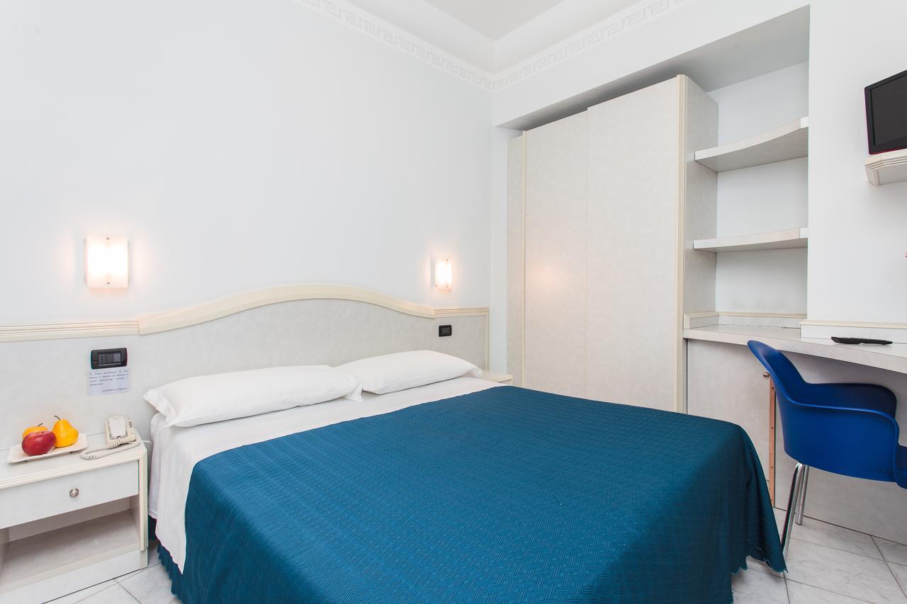 Hotel Oriente Milano Marittima Buitenkant foto