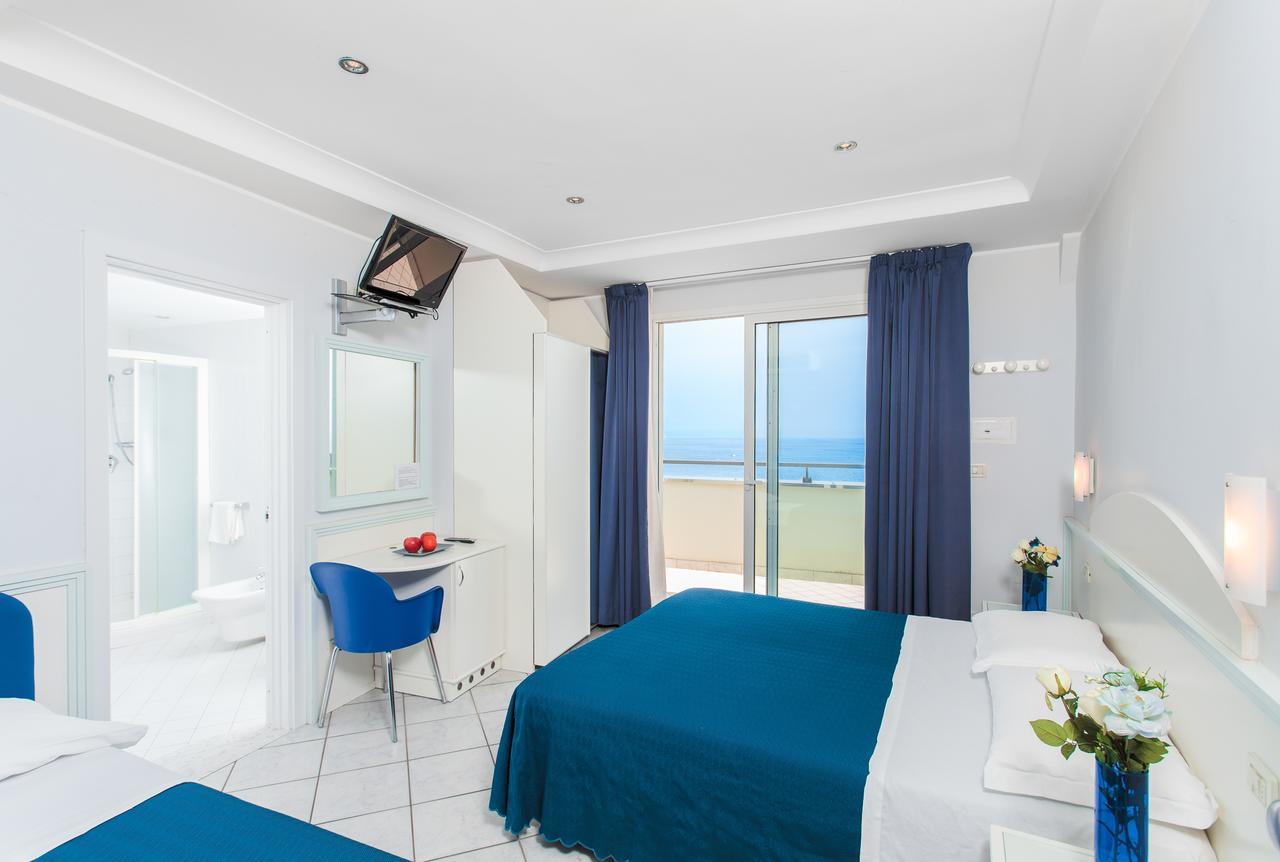 Hotel Oriente Milano Marittima Buitenkant foto