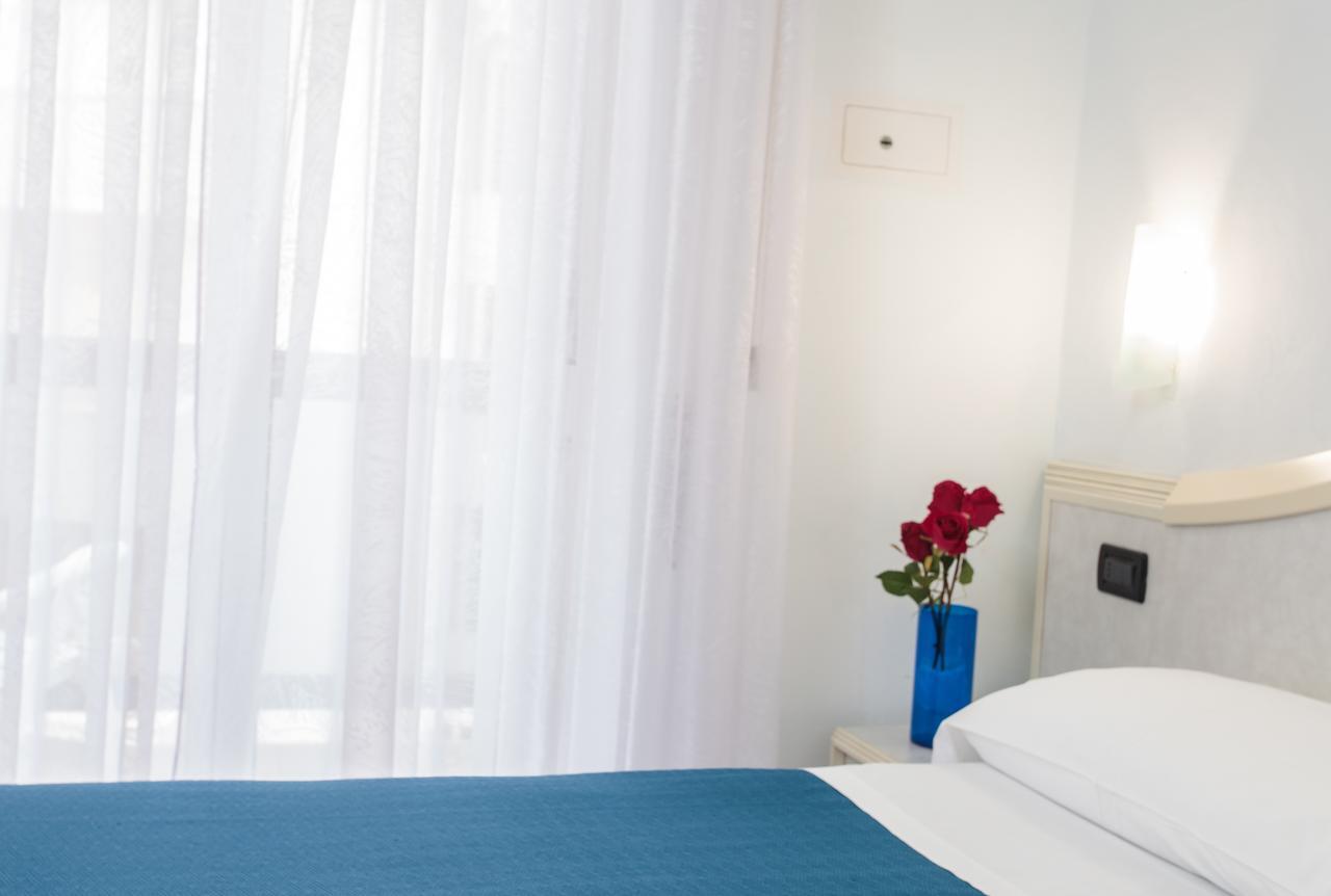 Hotel Oriente Milano Marittima Buitenkant foto